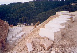Cave di marmo a cielo aperto